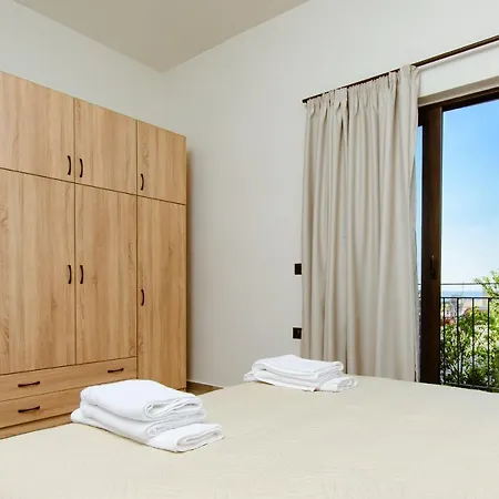 Apartment Krinis Next The Old Harbour Chania (Crete)