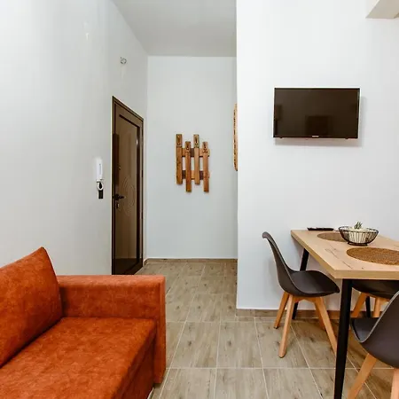 Krinis Next The Old Harbour Apartment *