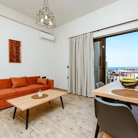 Krinis Next The Old Harbour 아파트 *