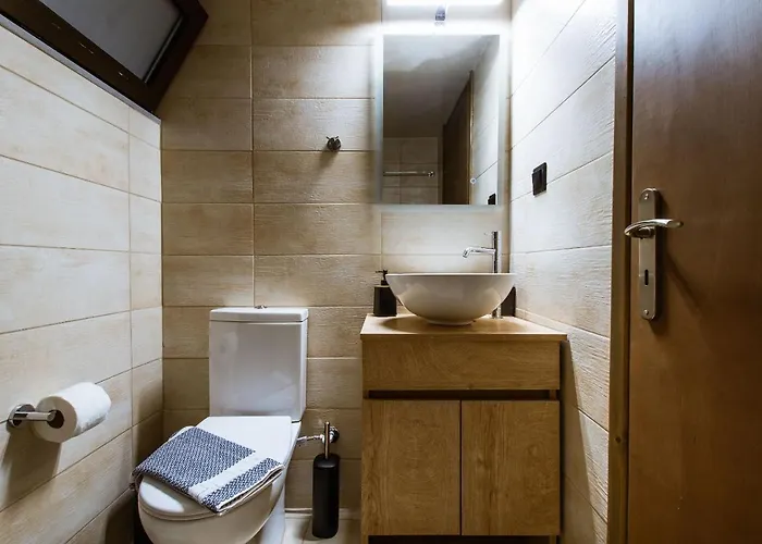 Krinis Next The Old Harbour Apartment