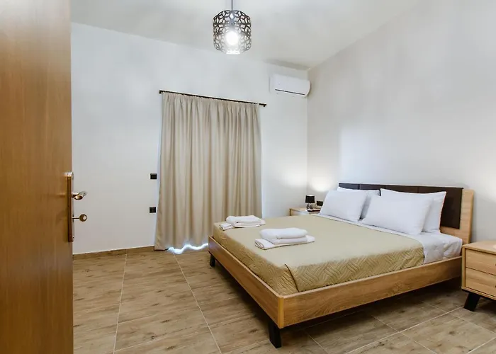 Krinis Next The Old Harbour Apartment *