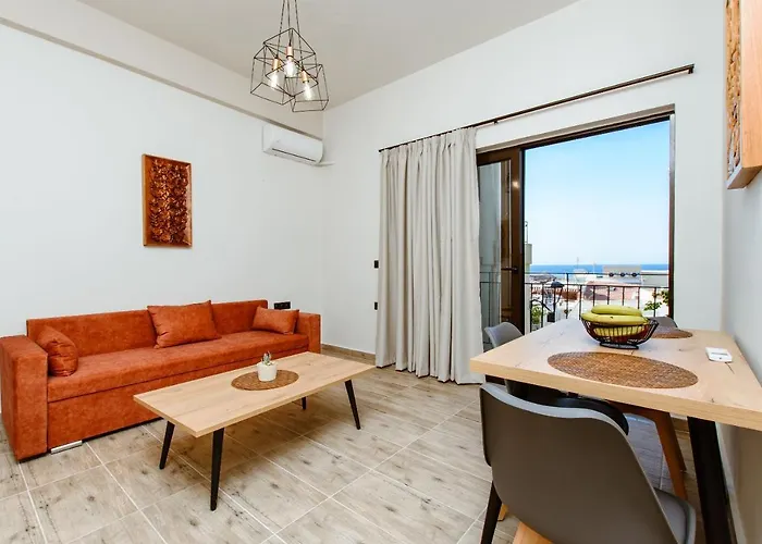 Krinis Next The Old Harbour Apartment *