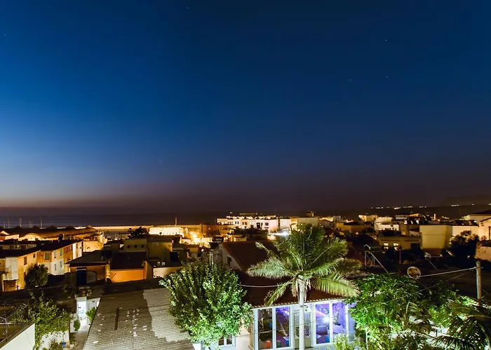 Krinis Next The Old Harbour Apartment