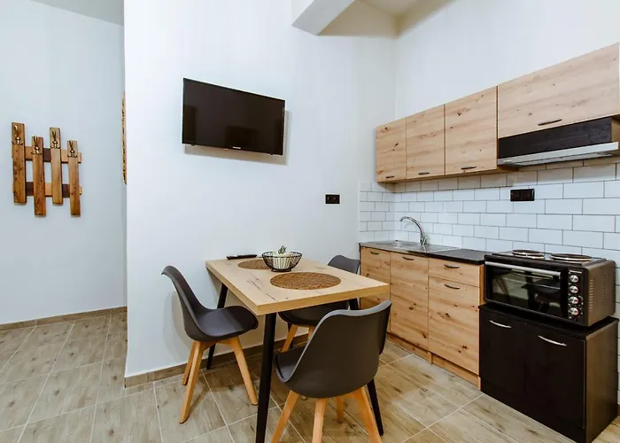 Krinis Next The Old Harbour * Χανιά